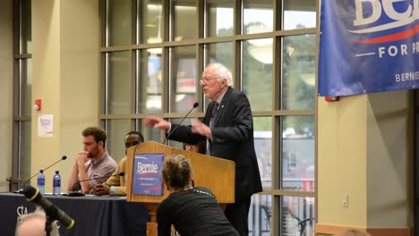 Socialist-Progressive-Democrat-Presidential-Candidate-Senator-Bernie-Sanders-Education-Stump-Speech,-Iowa-Caucus