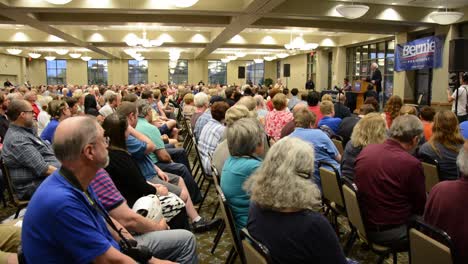 Candidato-Presidencial-Demócrata-Progresista-Socialista-Senador-Bernie-Sanders-Discurso-De-Campaña-Política,-Caucus-De-Iowa