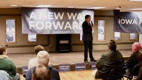 Caucus-De-Iowa,-Empresario,-Fundador-De-Venture-For-America,-Discurso-Del-Candidato-Presidencial-Demócrata-Andrew-Yang-Stump