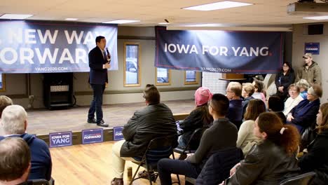 Entreprenuer,-Founder-Of-Venture-For-America,-Democrat-Presidential-Candidate-Andrew-Yang-Stump-Speech,-Iowa-Caucus