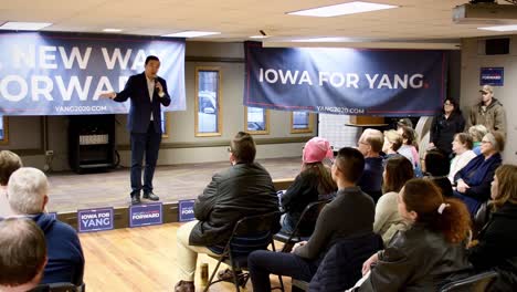 Caucus-De-Iowa,-Empresario,-Fundador-De-Venture-For-America,-Discurso-Del-Candidato-Presidencial-Demócrata-Andrew-Yang-Stump