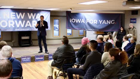 Unternehmer,-Gründer-Von-Venture-For-America,-Demokratischer-Präsidentschaftskandidat-Andrew-Yang-Stumpfrede,-Iowa-Caucus