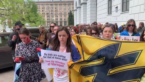 Esposas-Y-Novias-De-Los-Guerreros-Mariupol-Azov-Marchan-En-Las-Calles-De-Kyiv-Por-Su-Libertad-Y-Liberación