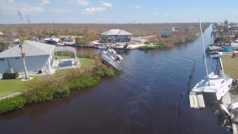 Impactante-Antena-De-La-Destrucción-Del-Huracán-Ian-Cerca-De-Fort-Myers-Florida