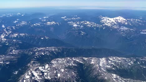 Ausgezeichnete-Luftaufnahmen-Der-Berge-Im-Olympischen-Nationalpark-Von-Washington