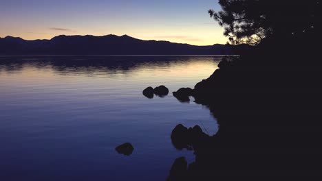 Beautiful-Establishing-Shot-Of-Lake-Tahoe,-California,-Nevada,-Sierras-At-Dawn-Or-Dusk