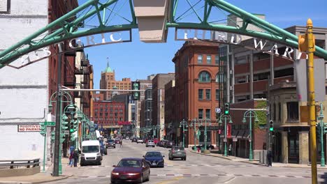 Establishing-Shot-Of-The-Exterior-Day-Of-The-Historic-Third-Ward-In-Downtown-Milwaukee,-Wisconsin