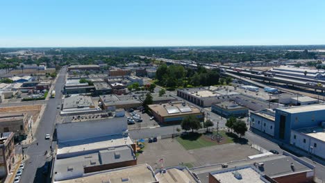 Toma-Aérea-De-Los-Suburbios-De-Stockton,-California-Y-El-Valle-Central