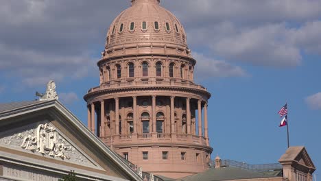 Toma-De-Establecimiento-Del-Edificio-Del-Capitolio-Del-Estado-De-Texas-En-Austin,-Texas