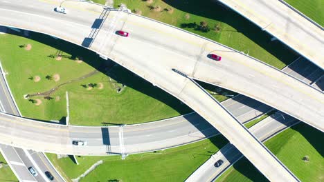 Top-Down-Antenne-über-Dem-Autobahnkreuz-In-Louisville,-Kentucky,-Schlägt-Infrastruktur-Vor