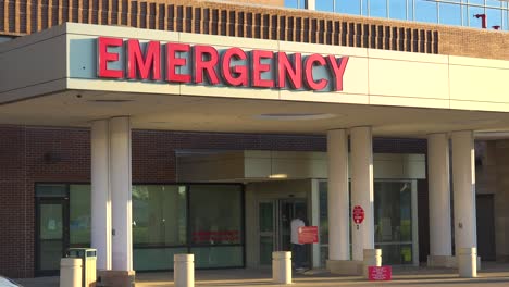 Good-Establishing-Shot-Of-A-Generic-Modern-Hospital-With-Emergency-Room-And-Trauma-Center