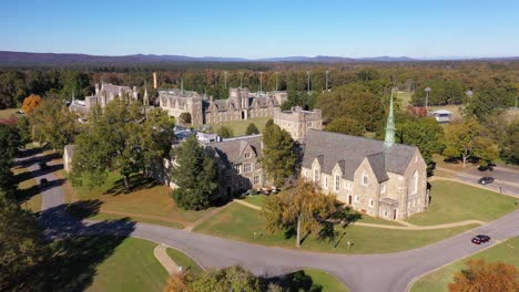 Beautiful-Aerial-Establishing-Shot-Of-Berry-College-In-Rome,-Georgia,-A-Classical-Gothic-English-Or-British-Style-College-Campus