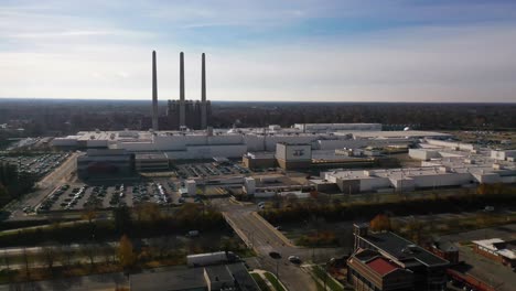 Aerial-Over-A-Lrege-Automobile-Manufacturing-Plant-Or-Factory-Near-Lansing,-Michigan-Shows-The-Auto-Industry