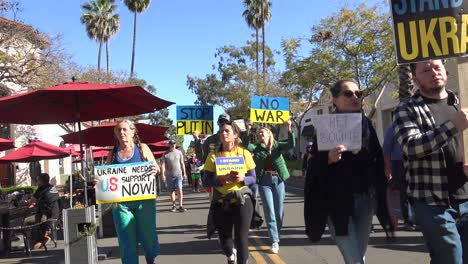 Ukrainian-Peace-Protesters-March-In-The-Streets-Of-Santa-Barbara,-California-To-Protest-Russia'S-War-In-Ukraine