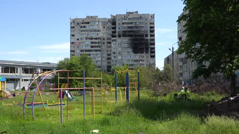 Apartamentos-Destruidos-En-El-Distrito-Saltivka-De-Kharkiv-Como-Resultado-De-Bombardeos-Rusos,-Ataques-Con-Cohetes-Y-Agresión-Contra-Ucrania