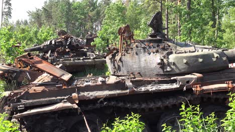 Wrecked-And-Destroyed-Russian-Tanks-Are-Abandoned-Along-A-Roadside-Following-Russia'S-Hasty-Retreat-From-Ukraine-During-The-Summer-Offensive-There