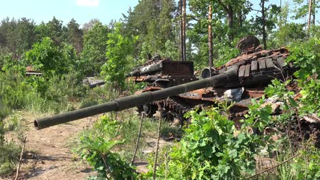 Wrecked-And-Destroyed-Russian-Tanks-Are-Abandoned-Along-A-Roadside-Following-Russia'S-Hasty-Retreat-From-Ukraine-During-The-Summer-Offensive-There