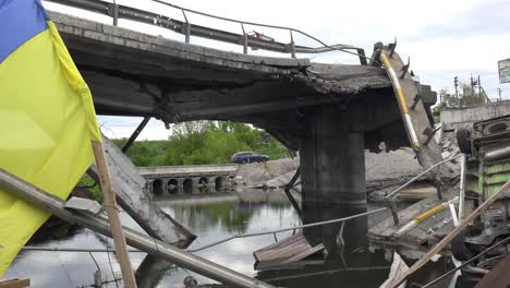 El-Puente-Entre-Irpin-Y-Kyiv-Kiev-Es-Volado-Durante-La-Guerra-De-Ucrania-Para-Prevenir-La-Ocupación-Rusa