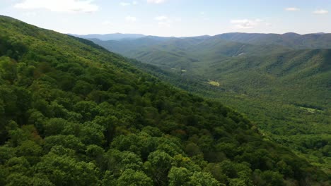 Beautiful-Aerial-Over-The-Blue-Ridge-Mountains-Appalachia,-Tennessee,-Virginia,-North-Carolina-Or-Georgia