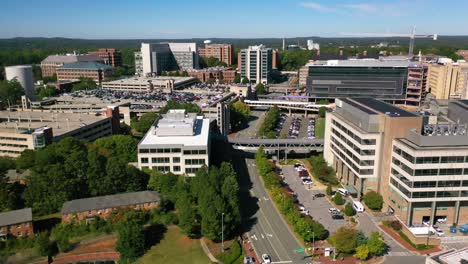 Sehr-Gute-Antenne-über-Dem-Campus-Der-University-Of-North-Carolina-Im-Chapel-Hill-Medical-Center