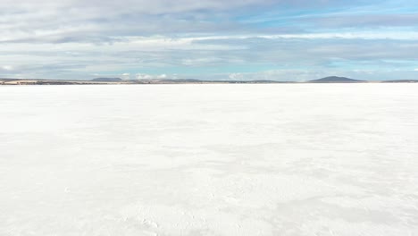 Excelente-Toma-Aérea-Del-Congelado-Lago-Verde-En-La-Península-De-Eyre,-Sur-De-Australia