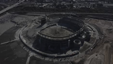 Toma-Aérea-De-Equipos-De-Construcción-Derribando-Estadio-Qualcomm-Destrucción-Demolición-San-Diego-Cargadores-Campo-De-Fútbol