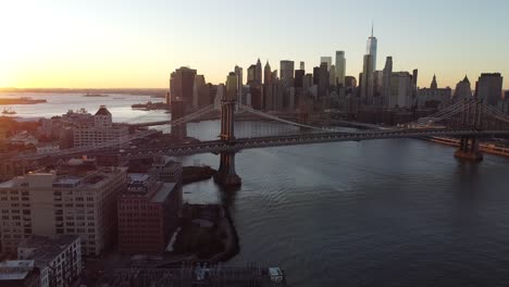 Hermosa-Antena-Sobre-El-Bajo-Manhattan-Nueva-York,-El-Puente-De-Brooklyn,-El-Puente-De-Manhattan-Y-El-Río-Este