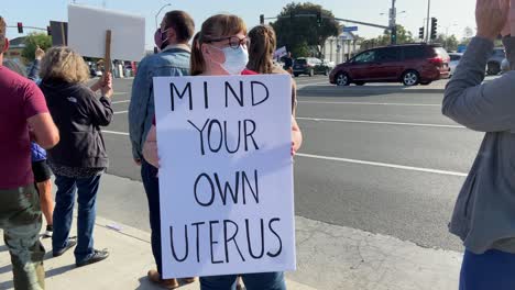 Protesters-Gather-In-Ventura-California-With-Signs-To-Protest-The-Overturning-Of-The-Roe-V-Wade-Abortion-Ruling