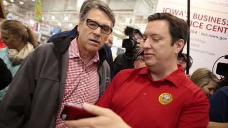 Evento-De-Campaña-Del-Partido-Republicano-Para-El-Presidente-Estadounidense-Que-Conduce-Al-Caucus-De-Iowa-Con-El-Gobernador-Rick-Perry