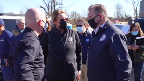 FEMA-Agenten-Besichtigen-Tornado-Standorte-In-Kentucky-Und-Treffen-Sich-Mit-Einem-Einsatzleiter-Vor-Ort