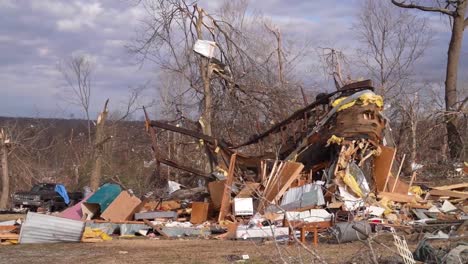 Häuser-Und-Nachbarschaften-Werden-Nach-Dem-Verheerenden-Tornado-In-Mayfield,-Kentucky,-Zerstört