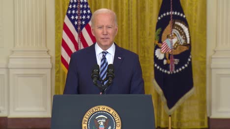 El-Presidente-Joe-Biden-Condena-A-Rusia-Y-A-Valdimir-Putin-Por-Su-Invasión-De-Ucrania-Y-Anuncia-Fuertes-Sanciones-A-Bancos-Y-Otras-Instituciones-En-Conferencia-De-Prensa-De-Emergencia