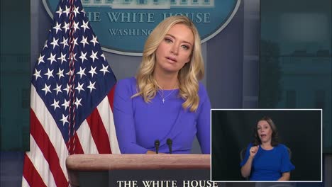 La-Secretaria-De-Prensa-De-La-Casa-Blanca,-Kayleigh-Mcenany,-Responde-Una-Pregunta-Sobre-La-Profanación-De-Una-Estatua-De-Mahatma-Gandhi