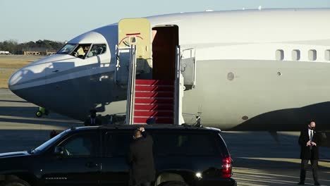 El-Presidente-Electo-Joe-Biden-Y-Su-Familia-Llegan-En-Avión-A-La-Base-Conjunta-Andrews-Md,-Antes-De-La-Toma-De-Posesión