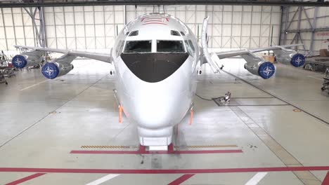 Awacs-De-La-Otan-(sistema-De-Control-Y-Alerta-Aerotransportado)-B-roll-Del-Despegue-De-La-Aeronave,-Taxi,-Estacionado,-Incluido-El-Domo-Del-Radar