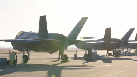 Vermont-Air-National-Guard-Piloten,-Besatzungschefs-Und-Wartungspersonal-Trainieren-Auf-F-35a-lightning-ii-kampfflugzeugen