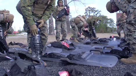 2D-Kampfingenieurbataillon-Marine-Training-Für-Nicht-Tödliche-Waffen-Und-Massenkontrolle,-Camp-Lejeune,-NC