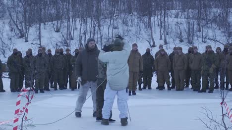 Nato-Schneidet-Us-Marine-Rotation-Force-Europa-Soldaten-Extrem-Kaltes-Wetter-Trainingsübung,-Setermoen,-Norwegen