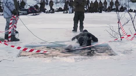 La-Otan-Nos-Recorta-Fuerza-De-Rotación-Marina-Soldados-De-Europa-Ejercicio-De-Entrenamiento-Para-Clima-Frío-Extremo,-Setermoen,-Noruega