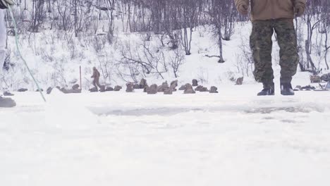 La-Otan-Nos-Recorta-Fuerza-De-Rotación-Marina-Soldados-De-Europa-Ejercicio-De-Entrenamiento-Para-Clima-Frío-Extremo,-Setermoen,-Noruega