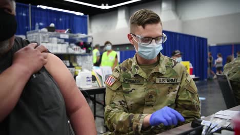 Oregon-National-Guard-Covid-19-Vaccine-Distribution,-Oregon-Convention-Center-Mass-Vaccine-Site,-Portland,-Or