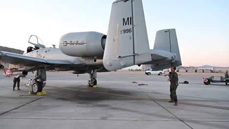 La-Guardia-Nacional-Aérea-De-Michigan-Apoya-Al-107-Escuadrón-De-Combate-A-10-Thunderbolt-Ii&#39;s,-Bandera-Verde-21-06,-Nellis-Afb,-Nv