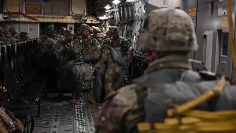 4ª-Brigada-De-Infantería-Del-Ejército-De-EE.-UU.-Equipo-De-Combate-Paracaidistas-Aerotransportados-Fuerza-Aérea-C-17-Globemaster-Iii-Misión-De-Entrenamiento-De-La-Tripulación-De-Vuelo