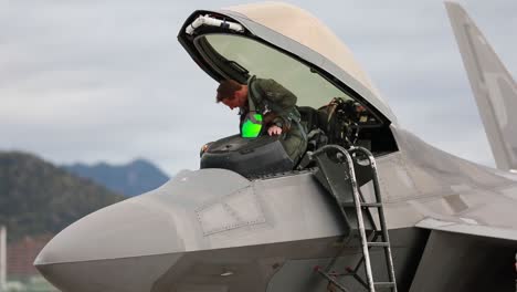 Us-Air-Force-Lockheed-Martin-F-22-Raptor-Stealth-Caza-Táctico,-Estación-Aérea-Del-Cuerpo-De-Marines-(mcas)-Iwakuni,-Japón