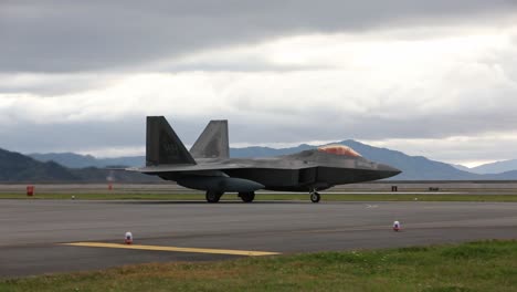 Us-Air-Force-Lockheed-Martin-F-22-Raptor-Stealth-Tactical-Fighter,-Marine-Corps-Air-Station-(Mcas)-Iwakuni,-Japan