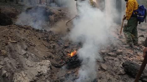 Us-Soldiers-Reinforce-Control-Lines-By-Mopping-Up-Possible-Hot-Spots-To-Remove-Remaining-Fuel-While-Fighting-The-Dixie-Fire-In-Plumas-National-Forest,-Ca