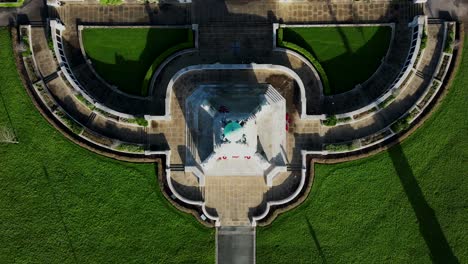 Vertical-aerial-view-of-Plymouth-Naval-Memorial,-Plymouth,-UK