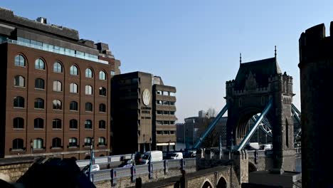 Looking-towards-the-traffic-crossing-Tower-Bridge,-London,-United-Kingdom