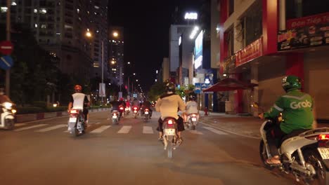 Stabilisiertes-Motorrad,-Das-Nachts-In-Ho-chi-minh-stadt-Oder-Saigon,-Vietnam,-Unterwegs-Ist