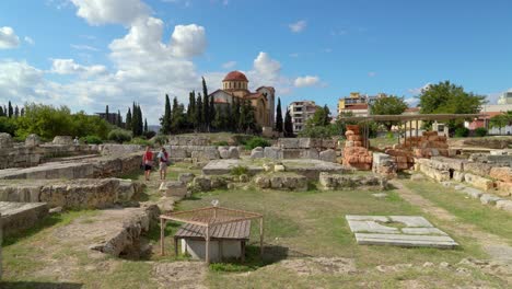 Kirche-Der-Heiligen-Dreifaltigkeit-In-Kerameikos-Mit-Pompeion-Ruinen